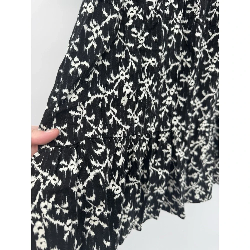 Universal Thread Black & White Floral V-neck Short Sleeve Dress‎ S Cottagecore